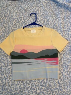 Luna Ivy Yellow Scenic Short Sleeve Knit Tee